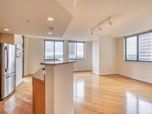5th image of 414 Water St Unit 1314