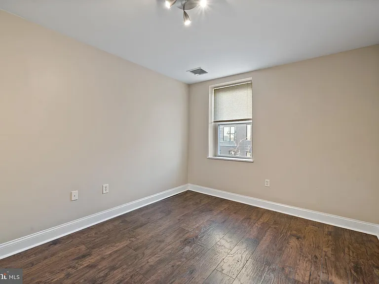 443 Fairmount Ave #C — Photo 14