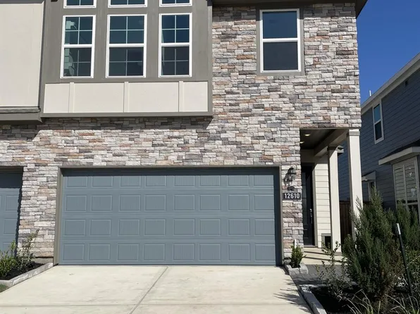 12610 Blue Catfish Ln, Cypress, TX 77433