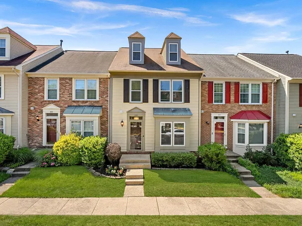 5335 Buxton Ct, Alexandria, VA 22315