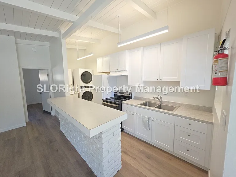 17259 Walnut Ave #D — Photo 10