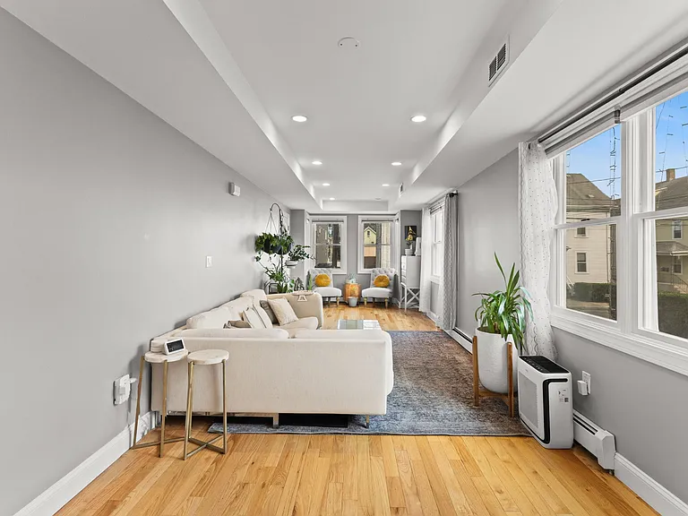 82 Hammond St #1 — Photo 7