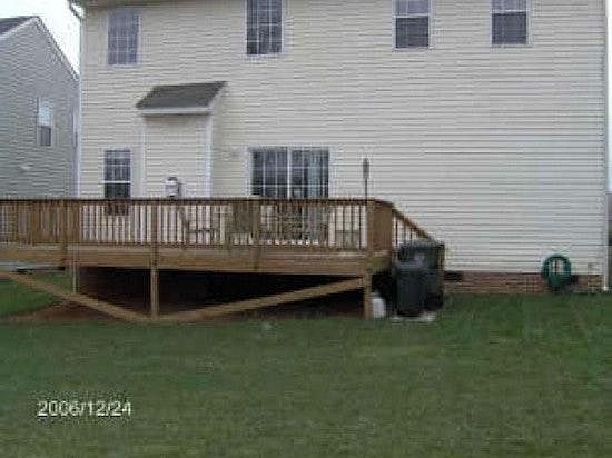 Deck in back