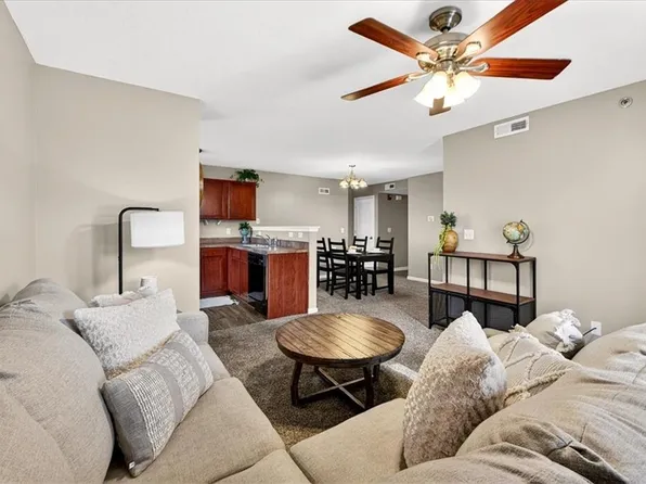 8000 N Drury Ave Unit 1A, Kansas City, MO 64119