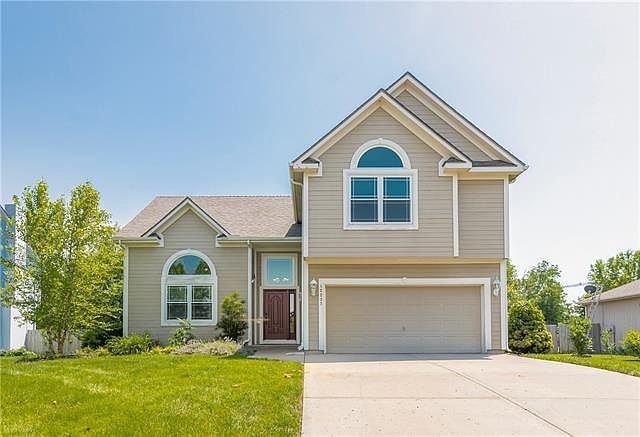 1st image of 12237 Clubhouse Dr