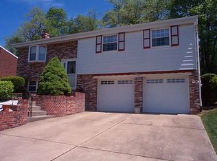 4032 Crabapple Dr, Mc Kees Rocks, PA 15136