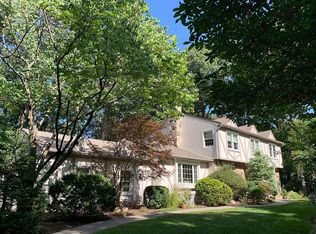 71 Walnut St W, Mahwah, NJ 07430