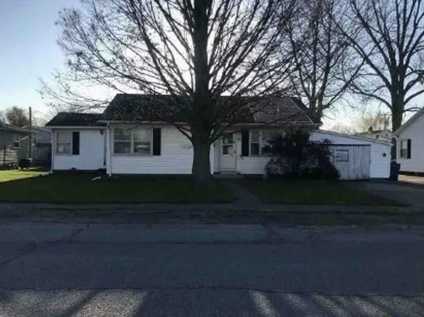 110 Lexington Ave, Carmi, IL 62821