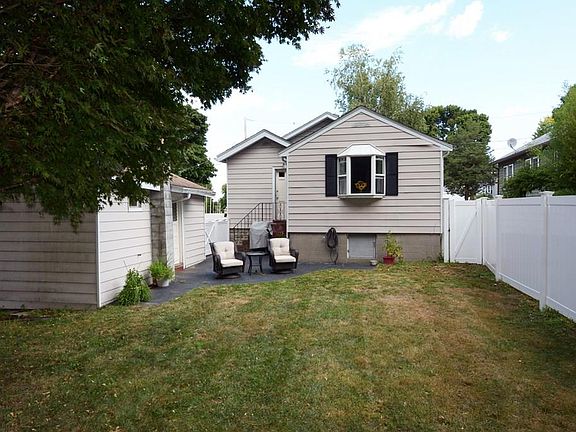 3rd image of 163 Roosevelt Rd