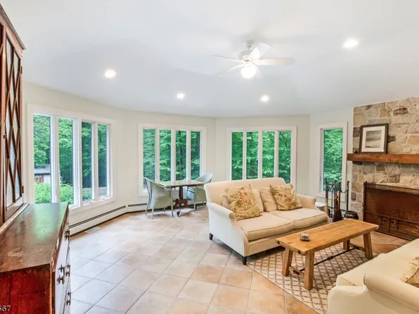 144-1 Round Top Rd, Bernardsville, NJ 07924