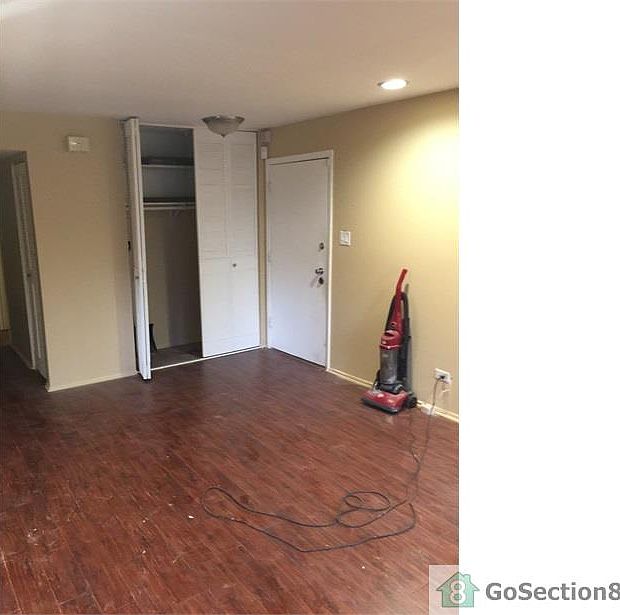 1st image of 832 Sandra Dr APT 2B