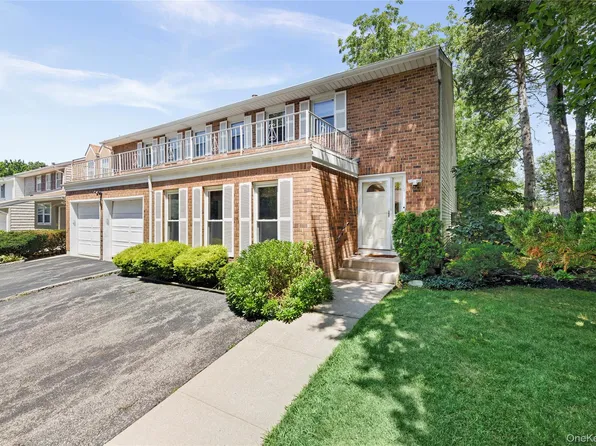26 Jennings Lane, Woodbury, NY 11797