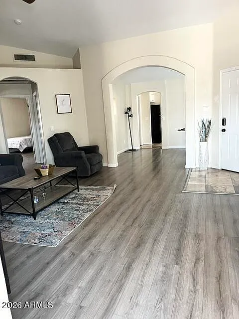 3 bed, 2.0 bath, 1567 sqft, $2,650 — Photo 2