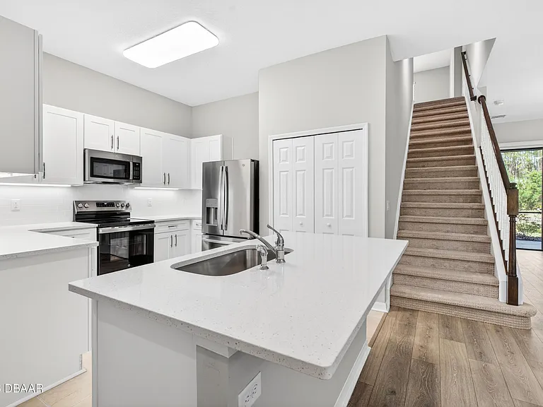 1119 Hansberry Ct — Photo 11
