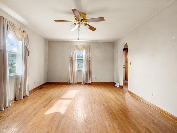 5th image of 2882 Alms House Rd