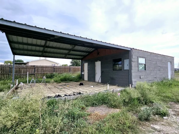 374 COUNTY ROAD 574, Castroville, TX 78009