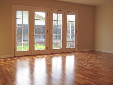 Double French Doors From LR/Dining to Yard