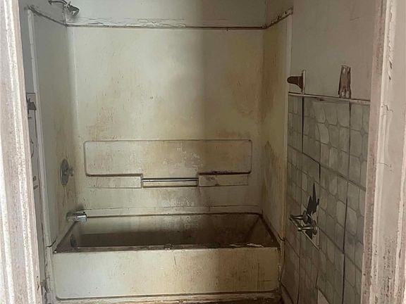 5th image of 422 N Columbus St