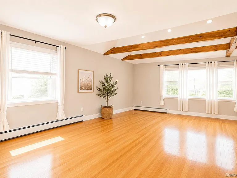 26 Lancaster Rd #UPPER — Photo 5
