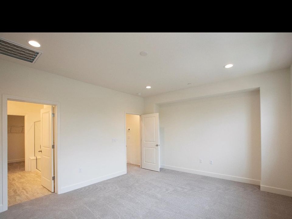 Building Photo 5