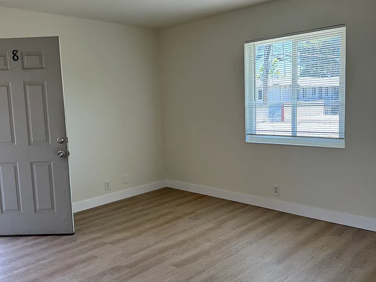 1360 Warburton Ave #8 — Photo 8