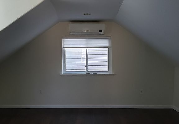 4th image of 32-23 42nd St #1