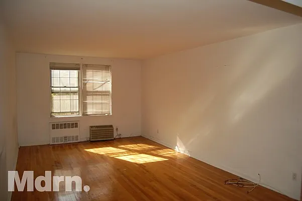 Rented by Mdrn Residential | media 6