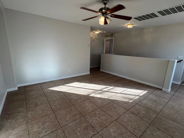 12410 W Pershing St — Photo 15