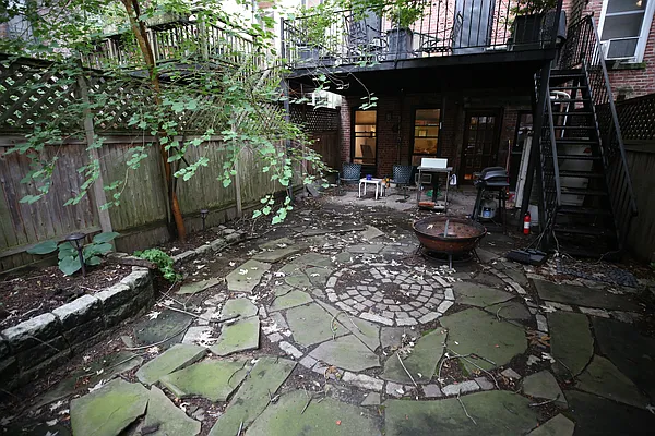 Rented by Compass | media 9