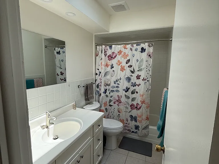 370 Park Ave #E — Photo 13