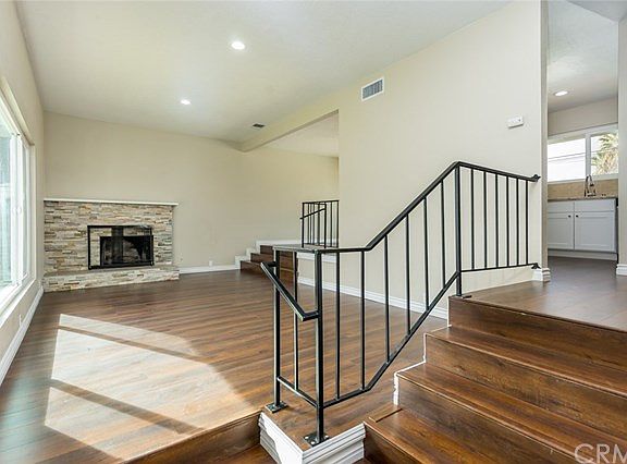 5th image of 1033 Dracena Ct