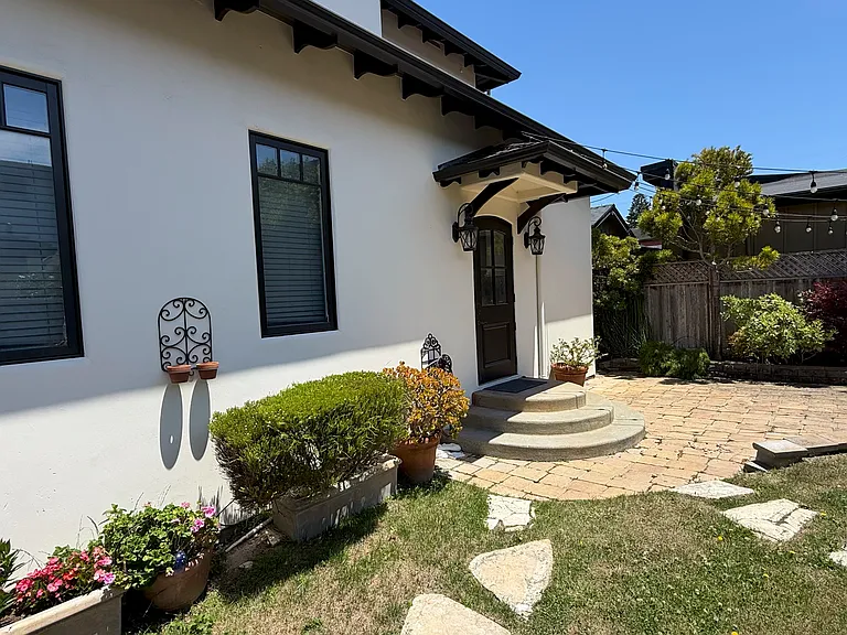 725 Laine St — Photo 13