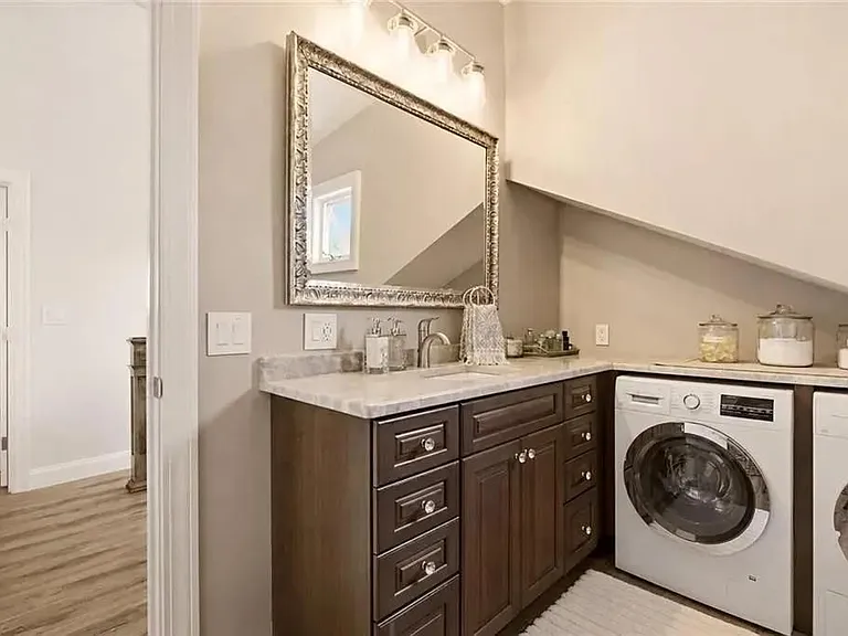 419 Broadway St #5 — Photo 24