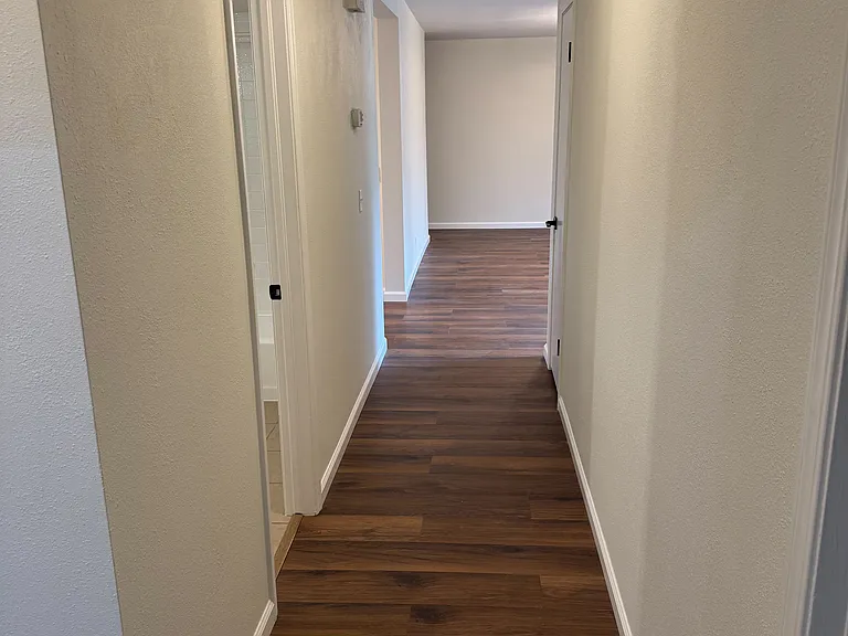 Hallway to bedrooms