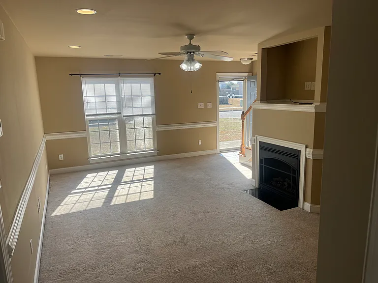 4000 Lucerne Ct #B — Photo 3