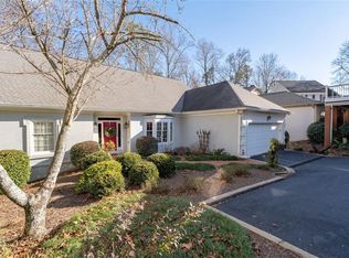 28 Ridgemere Trce, Sandy Springs, GA 30328