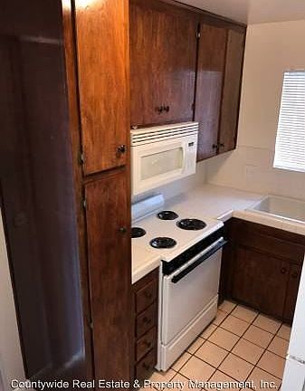 4th image of 1319 Hornblend St APT 5