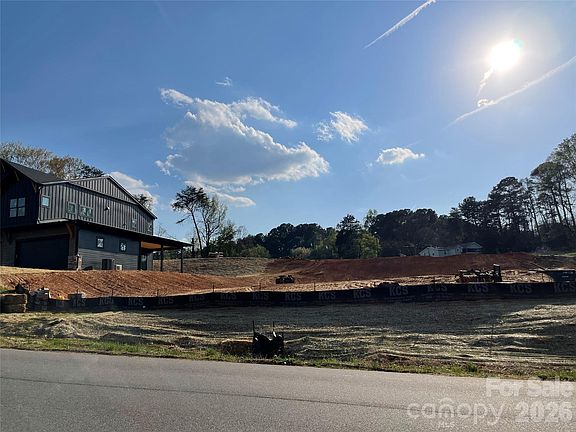 2nd image of 149 Poplar Grove Rd