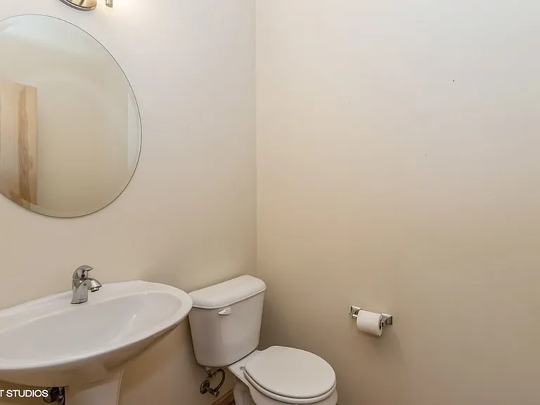 901 Scott Park Dr — Photo 9
