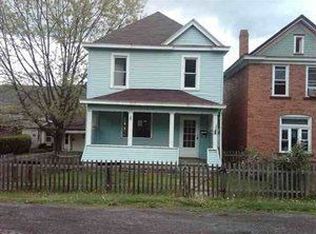 514 Jefferson St, Newell, WV 26050