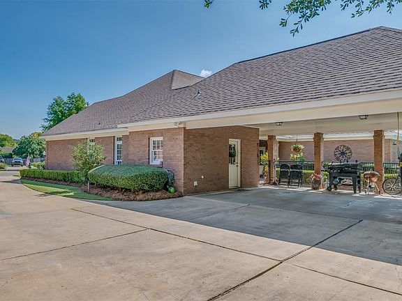 5th image of 8806 Oak Meadow Ct