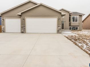 407 S Shebal Ave, Harrisburg, SD 57032