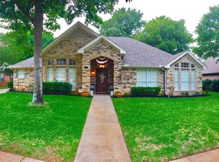 412 Inland Cir, Azle, TX 76020