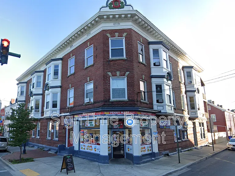 103 E Washington St #1E — Photo 2