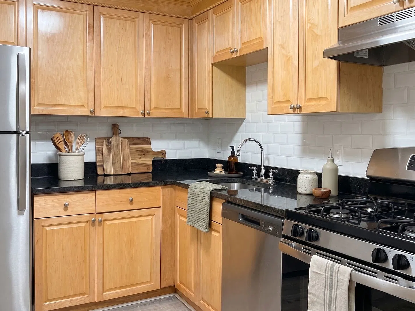 Pondsview Apartments — Photo 2