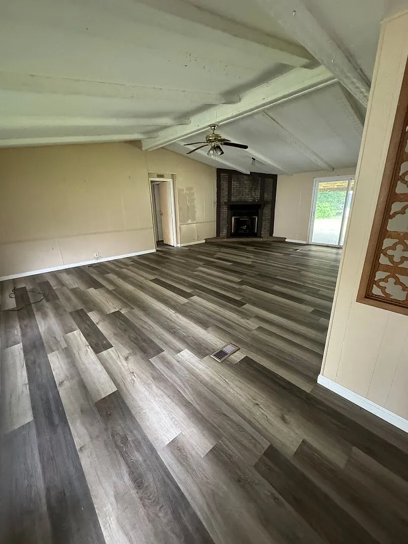 Check Out this 3 bed 2 bath — Photo 3