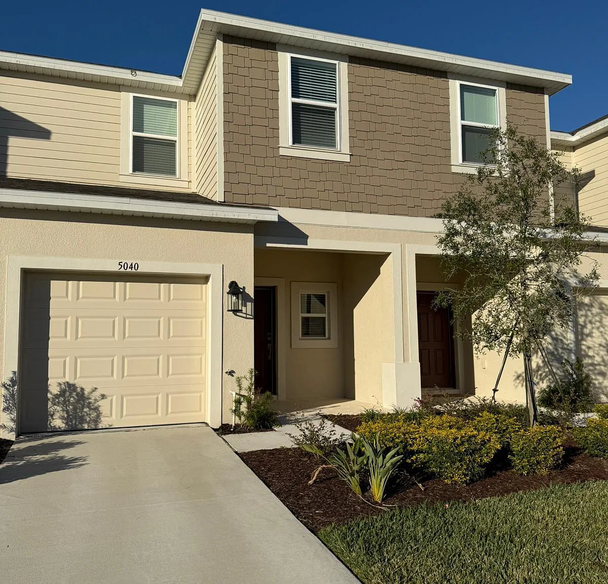 3 bed, 2.5 bath, 1650 sqft, $1,995 — Photo 3