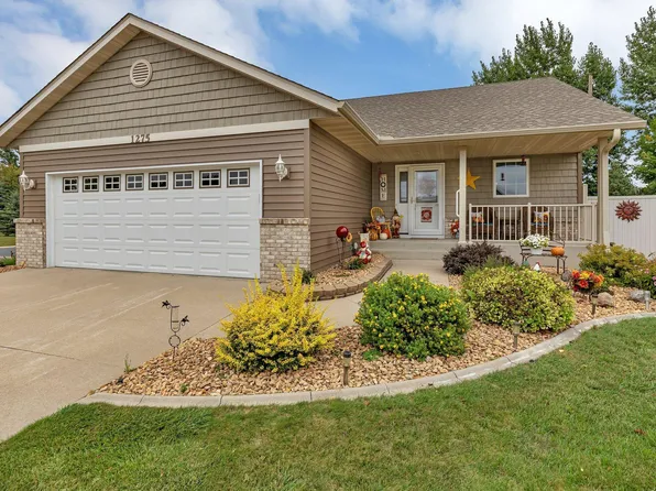 1275 Sherwood St SE, Hutchinson, MN 55350
