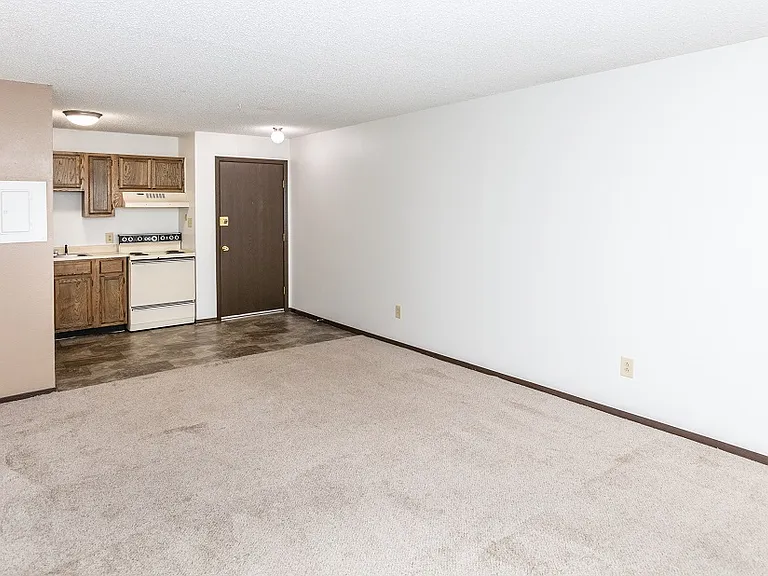 Foxhill Apartments — Photo 49