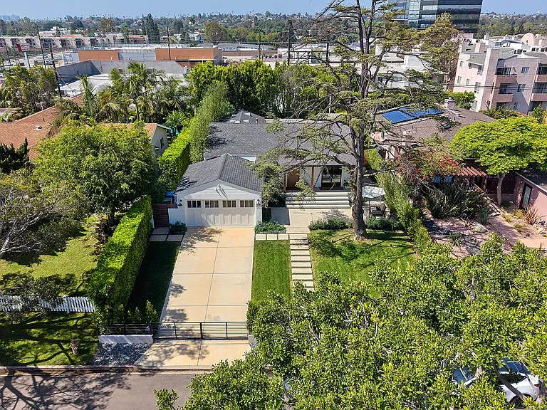 3435 S Bentley Ave — Photo 48
